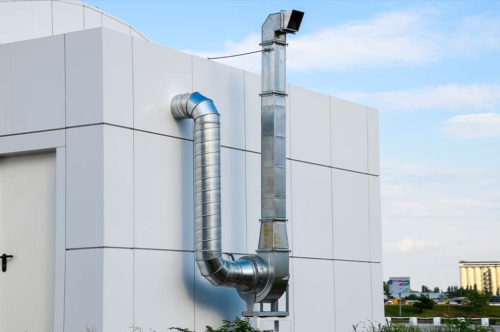 Realizziamo impianti di ventilazione meccanica per assicurare aria fresca, salubre e costantemente ricambiata negli ambienti. I nostri sistemi, ideali per edifici civili e industriali, migliorano la qualità dell’aria interna riducendo al minimo i consumi energetici. Progettiamo soluzioni efficienti e silenziose, integrate perfettamente negli spazi esistenti.
