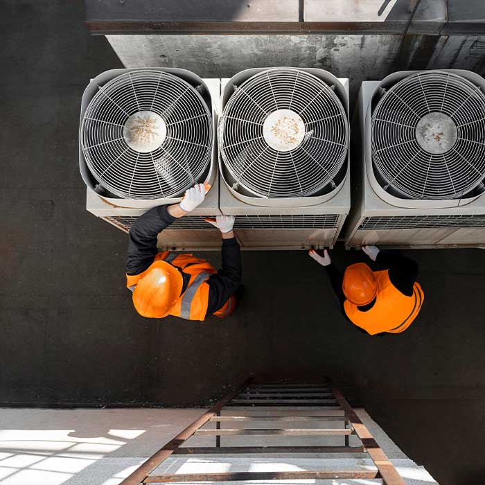 Impianti per Ambienti Civili Gruppi frigoriferi aria-acqua per un raffrescamento efficiente e sostenibile. Sistemi monosplit e multisplit a espansione diretta, ideali per abitazioni private e uffici. Impianti a pannelli radianti a pavimento, per un comfort uniforme e discreto. Impianti per Ambienti Industriali Gruppi ad assorbimento per una climatizzazione ad alta efficienza energetica. Sistemi VRF a portata variabile, perfetti per ambienti di grandi dimensioni e con diverse esigenze termiche. Climatizzatori industriali con aerotermi, ventilconvettori e pannelli radianti a pavimento, progettati per garantire prestazioni elevate in contesti produttivi.